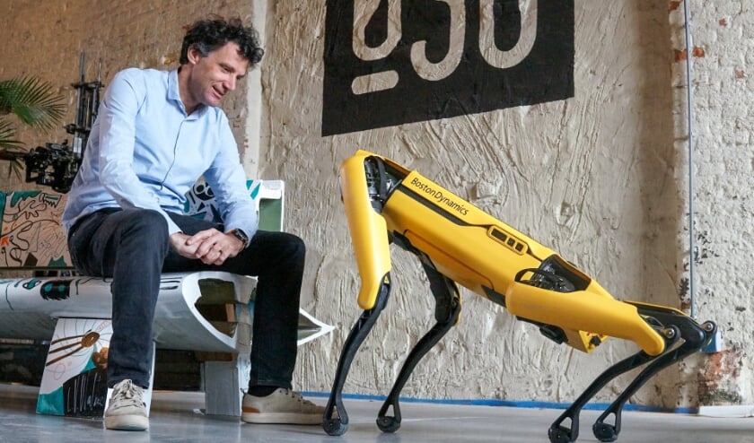 Robot dog 'Spot' starts working with Dutch students