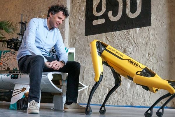 Robot dog 'Spot' starts working with Dutch students